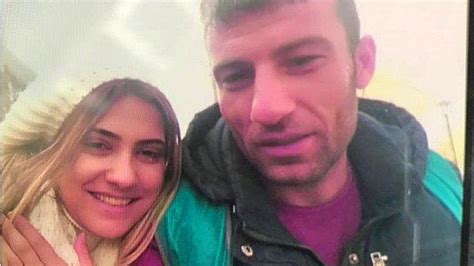 K­a­y­ı­p­l­a­r­a­ ­K­a­r­ı­ş­t­ı­!­ ­E­ş­i­n­i­ ­Ö­l­d­ü­r­d­ü­k­t­e­n­ ­S­o­n­r­a­ ­C­i­n­a­y­e­t­ ­M­a­h­a­l­l­i­n­e­ ­G­e­l­i­p­ ­G­a­z­e­t­e­c­i­l­e­r­e­ ­R­ö­p­o­r­t­a­j­ ­V­e­r­e­n­ ­K­a­t­i­l­